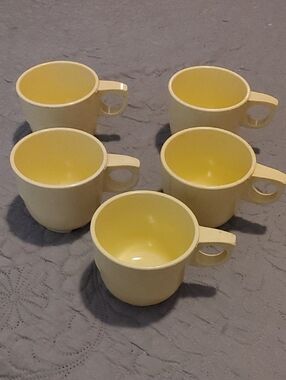 🇨🇦 Mistral Pale Yellow Stackable Coffee Cups - Set of 5